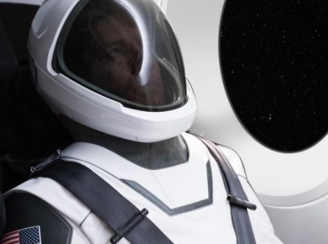 Elon Musk razkril vesoljsko obleko za polete z njegovim podjetjem SpaceX