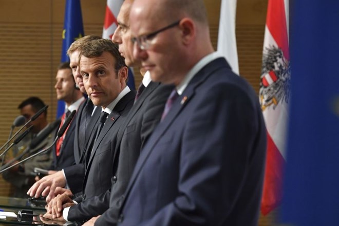 Z desne: češki premier  Bohuslav Sobotka, avstrijski kancler Christian Kern, francoski predsednik Emmanuel Macron in slovaški...