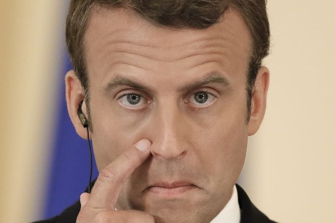 Francoski predsednik je v treh mesecih za usluge osebne maskerke porabil 26.000 evrov. AP