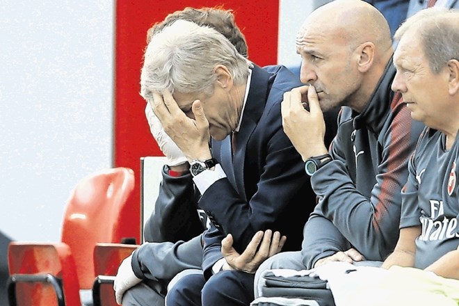 Arsena Wengerja je po tekmi z Liverpoolom  bolela glava.