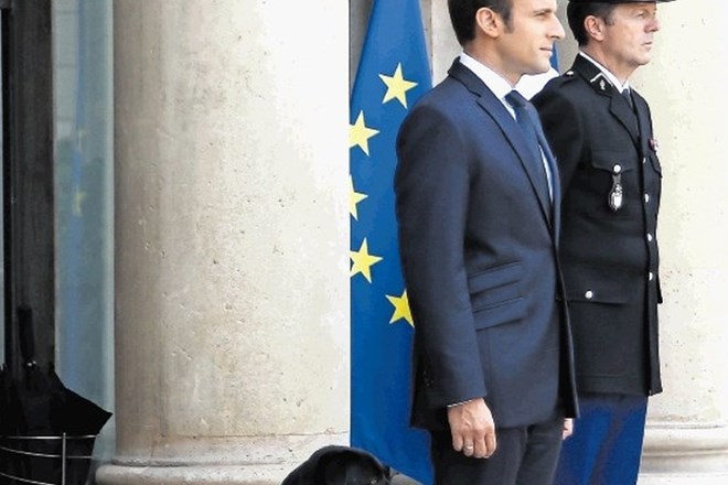 Francoski predsednik Emmanuel Macron je elegantno odgovoril na  očitke ob poskusu zagotovitve posebnega statusa svoji ženi...