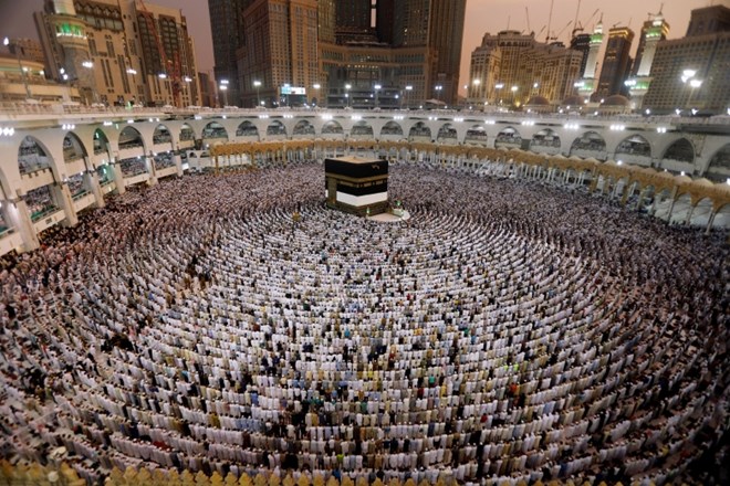 Meka, molitev v veliki mošeji