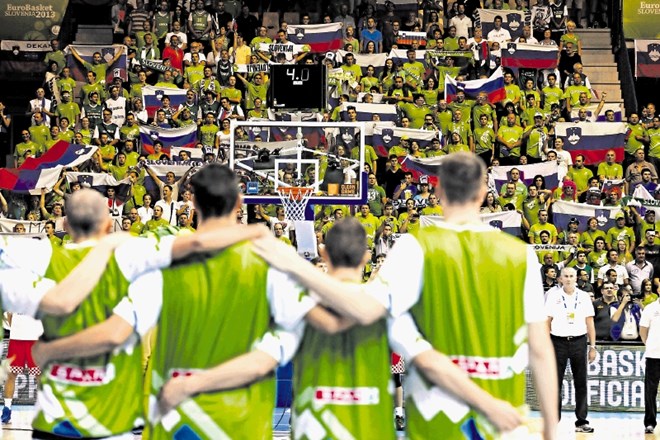 Navijači so bili tisti, ki so predpisano zeleno barvo iz nacionalne znamke I Feel Slovenia še najbolj vzeli za svojo in jo...