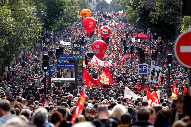 V Franciji množični protesti, a za njimi se skriva sindikalni razkol