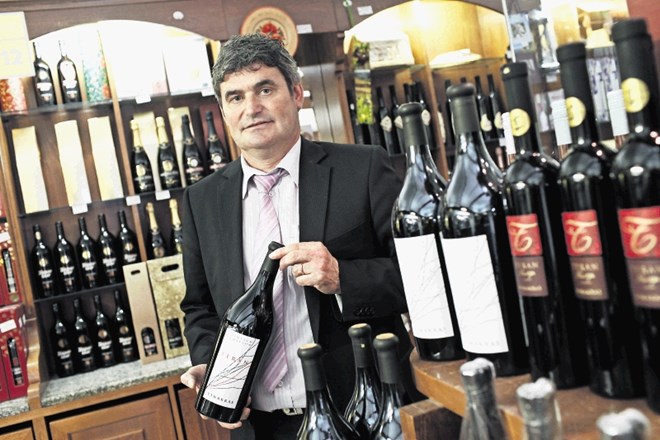 »Kot teran se lahko prodaja le vino, pridelano na slovenskem Krasu po posebnem postopku; vino, ki teh zakonitosti ne...