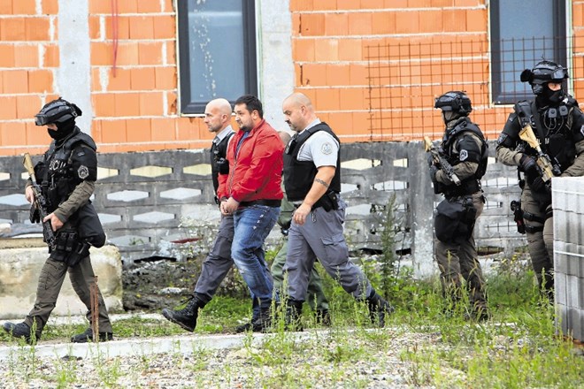 Po mnenju Trivkovićevega zagovornika je policija pri varovanju ogleda kraja kaznivega dejanja pretiravala.