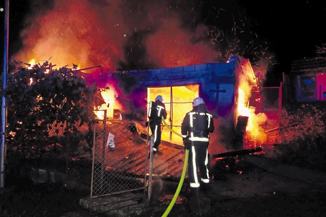 Požar mizarske delavnice v Senovem