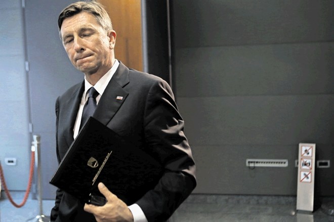 Predsednik Pahor  je z zadnjo kadrovsko odločitvijo  vznemiril  tako pravne strokovnjake kot  diplomate.