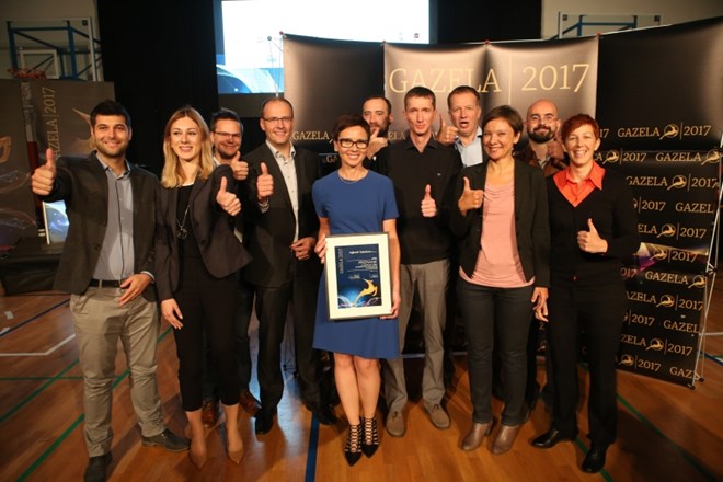 Del ponosne ekipe Agitavit Solutions, ki je na izboru gazele osrednje Slovenije podpirala svojo direktorico Anko Brus.