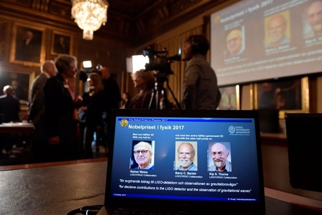 Rainer Weiss, Barry Barish in Kip Thorne so prejeli Nobelovo nagrado za prvo neposredno potrditev obstoja gravitacijskih...