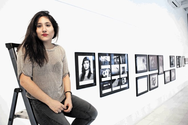 Umetnica Laia Abril prek fotografije opozarja na problematiko splava.