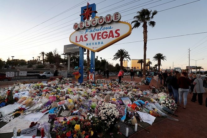 Policija v Las Vegasu še vedno išče motiv za najhujši strelski pokol v zgodovini ZDA 