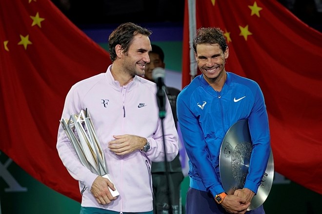 Takole sta se po zaključku tenisača nasmejala simpatičnemu moderatorju. (Foto: Reuters)