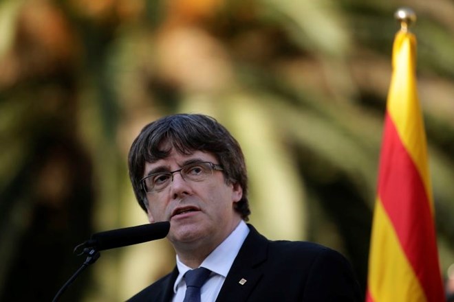 Puigdemont pred iztekom roka Madrida molči in se sooča s »težkimi, a upanja polnimi urami«
