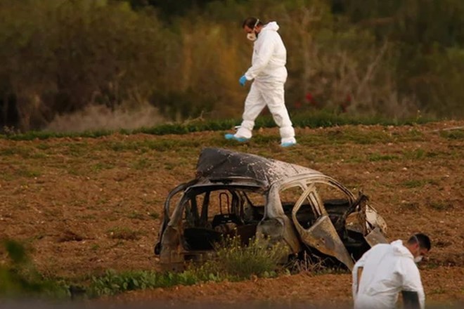 V eksploziji avtomobila na Malti ubita znana novinarka in kritičarka premierja