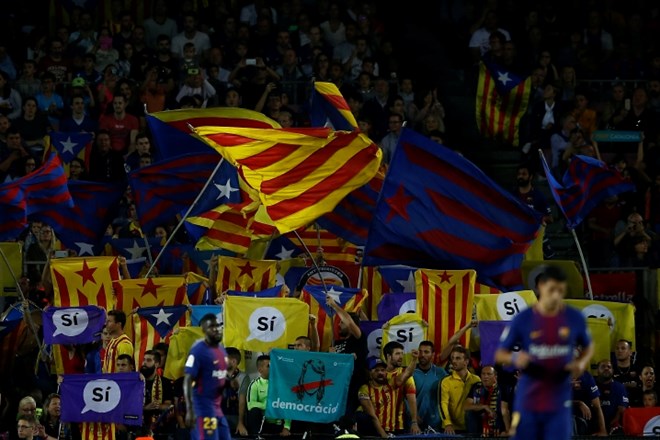 Camp Nou odmeval z zahtevami po neodvisnosti Katalonije