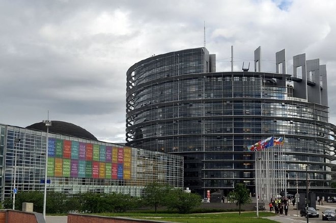 Stavba Evropskega parlamenta v Bruslju.