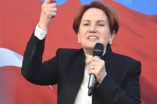 Meral Aksener, nekdanja notranja ministrica, je izzvala predsednika  Erdogana z ustanovitvijo »Dobre stranke«.