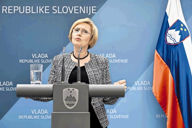Ministrica za zdravje Milojka Kolar Celarc je po včerajšnji seji vlade napovedala, da bo svet UKC Ljubljana pozvala, naj...