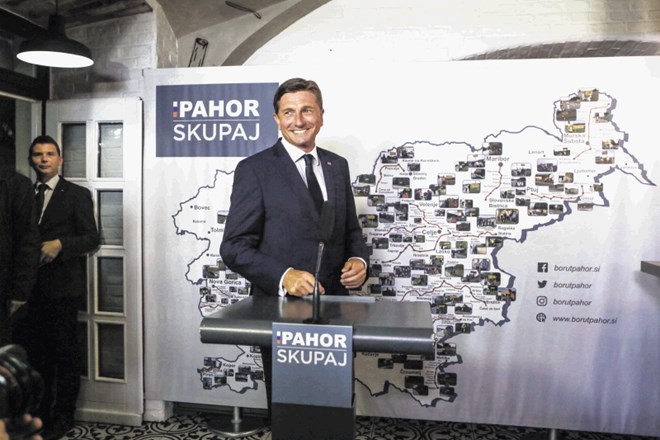 Pahor med letošnjo kampanjo ni opravljal fizičnih del in se ni oblačil v  delavska oblačila.