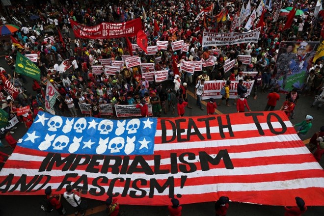 Protesti proti Trumpovemu obisku v filipinski prestolnici Manila, na zasedanju držav azijsko-pacifiške zveze (Asean).