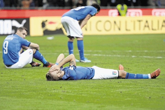 Italijanski nogometaši po neuspehu v dodatnih kvalifikacijah niso skrivali solz.