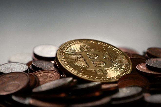 Bitcoin presegel vrednost 11.000 dolarjev