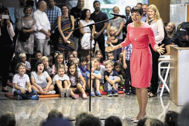Ministrica za izobraževanje Maja Makovec Brenčič  je  na prvem mestu seznama potencialnih kandidatov šolskega ministrstva za...