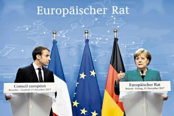 Francoski predsednik Macron in nemška kanclerka Merklova naj bi skupno reformno iniciativo evrskega območja predstavila...