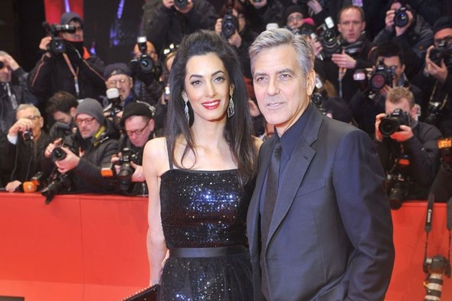 Clooney deli milijone in slušalke