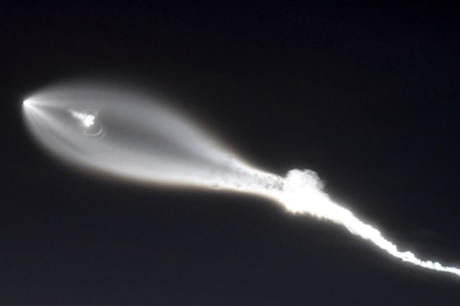 #video Raketa SpaceX poskrbela za »preplah pred nezemljani« v Los Angelesu