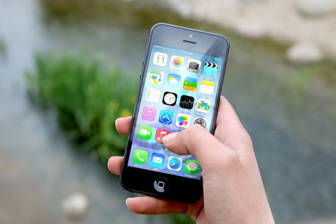 Proti Applu prve tožbe zaradi upočasnjevanja delovanja telefonov