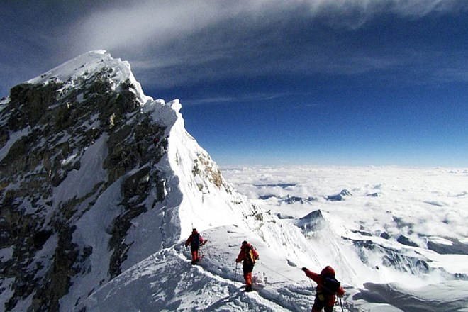 Nepal prepovedal solo vzpone na Everest