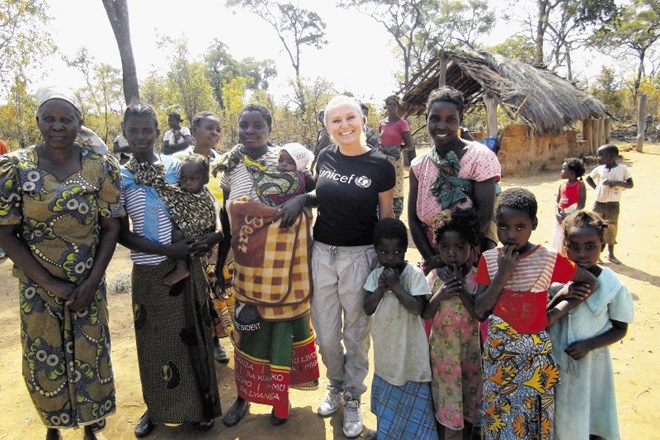 Nuša Derenda je Zambijo obiskala kot podpornica Unicefa.