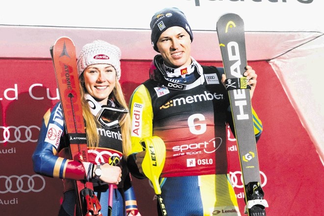 Prvi dan novega koledarskega leta sta bila med alpskimi smučarji najbolj nasmejana Američanka Mikaela Shiffrin in Šved Andre...