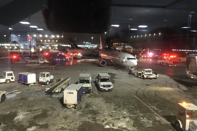 Na letališču v Torontu trčili dve letali 