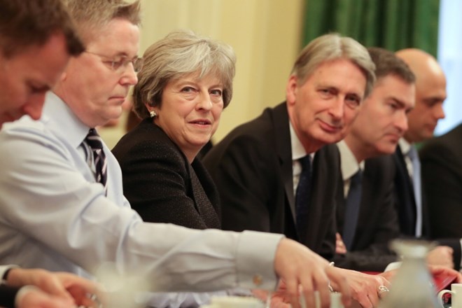 Theresa May med današnjim sestankom kabineta