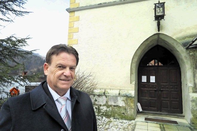 Nekdanji župan Pavel Rupar je povedal, da bo kip Jakoba Aljaža  stal pred domačo cerkvijo.