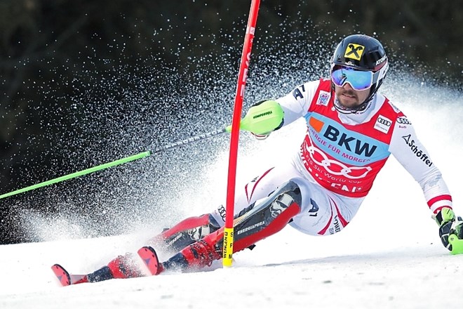 Marcel Hirscher je po današnji zmagi na slalomu v Wengnu, ki je bila njegova 53. v karieri, na večni lestvici le še eno zmago...