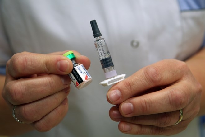 NIJZ naročil dodatnih 7000 odmerkov cepiva proti gripi, dobava v prihodnjem tednu