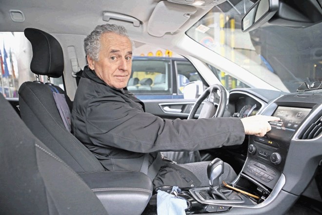 Izvedenec cestnoprometne stroke dr. Janez Kopač opozarja, da na nas v avtu prežijo še premnogi drugi motilci, ne le mobilni...