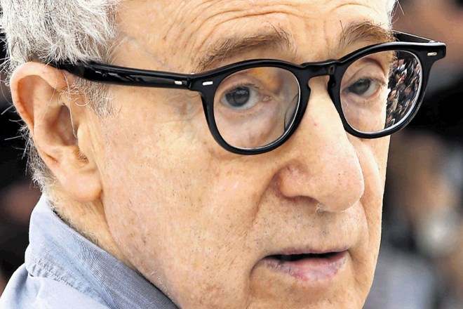Woody Allen še vedno trdi, da so obtožbe Dylan Farrow posledica ščuvanja njegove nekdanje partnerice.