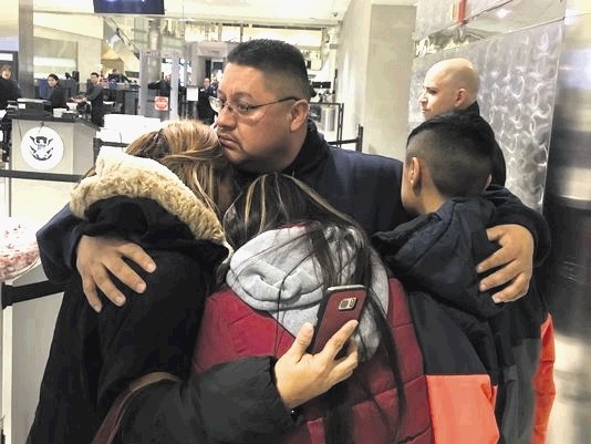 Jorge Garcia  je  moral zapustiti družino v ZDA in se vrniti v Mehiko.
