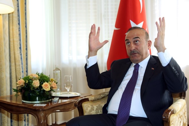 Turški zunanji minister Mevlüt Cavusoglu