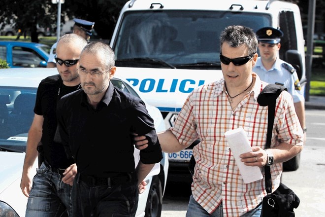 Policisti so Ronana Chatellierja leta 2012 privedli pred ljubljansko preiskovalno sodnico zaradi domnevnega spolnega napada...