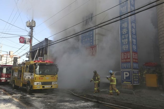 Več mrtvih v požaru v južnokorejski bolnišnici