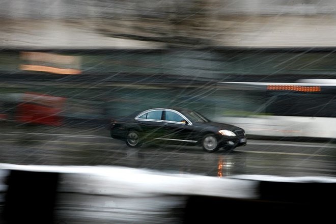 Vse več mrtvih na francoskih cestah, zato vlada znižuje dovoljeno hitrost
