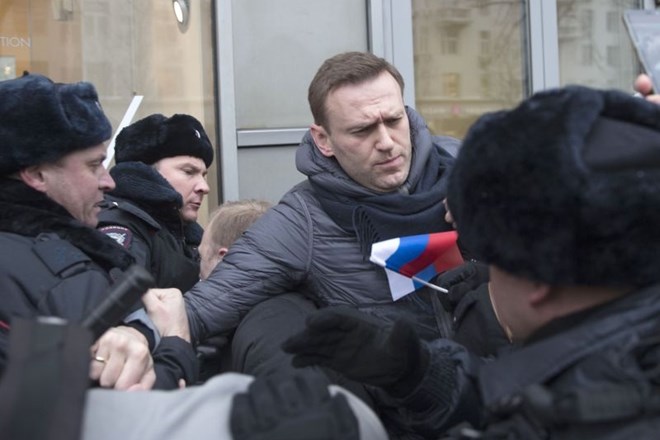 Navalni na prostosti, grozi mu do 30 dni zapora
