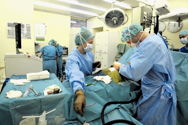 Da so lani dodatne operacije opravljali s pospeškom, ljubljanskemu kliničnemu centru pri letošnji delitvi zdravljenj ni kaj...