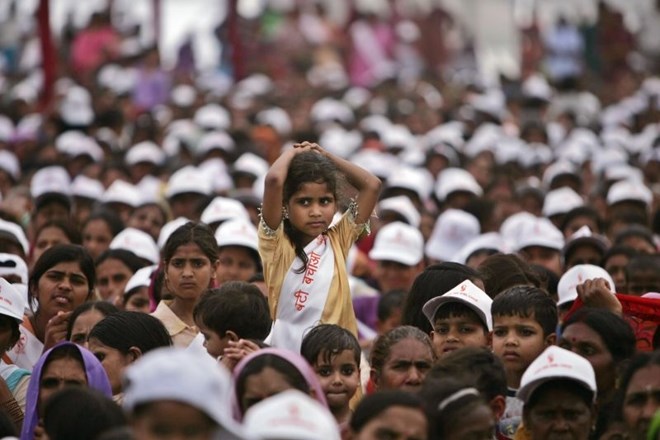 Indijo šokiralo posilstvo osem mesecev stare deklice